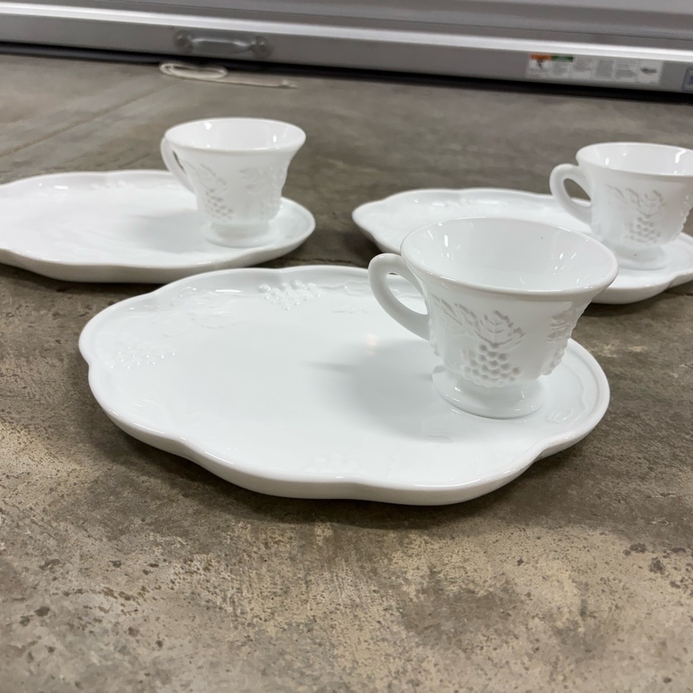 Elegant White Porcelain Tea Set
